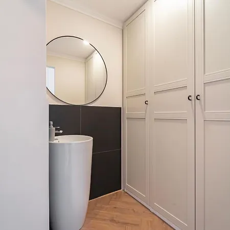 Luxurious Prestige On The St Stephen Road Apartment Budapest