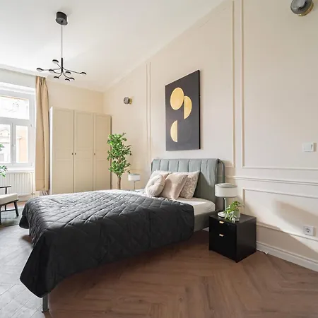 Luxurious Prestige On The St Stephen Road Budapest