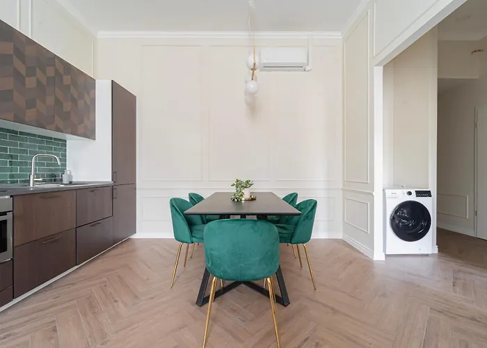 Luxurious Prestige On The St Stephen Road Apartment