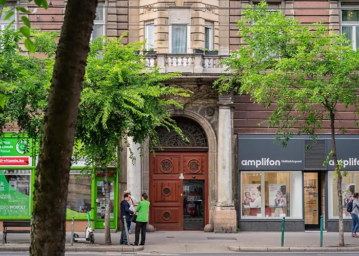 Apartment Luxurious Prestige On The St Stephen Road Budapest