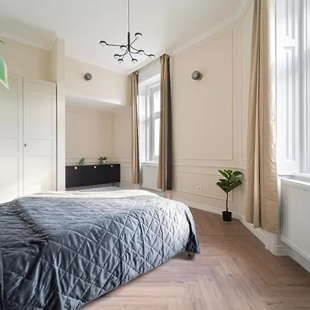 Luxurious Prestige On The St Stephen Road Lejlighed *